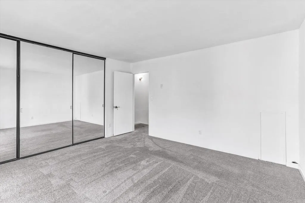 https://cdn.realtyfeed.com/cdn/127/306562235/32cdbd1c6c065e2c7ffa532db8f932ec.webp
