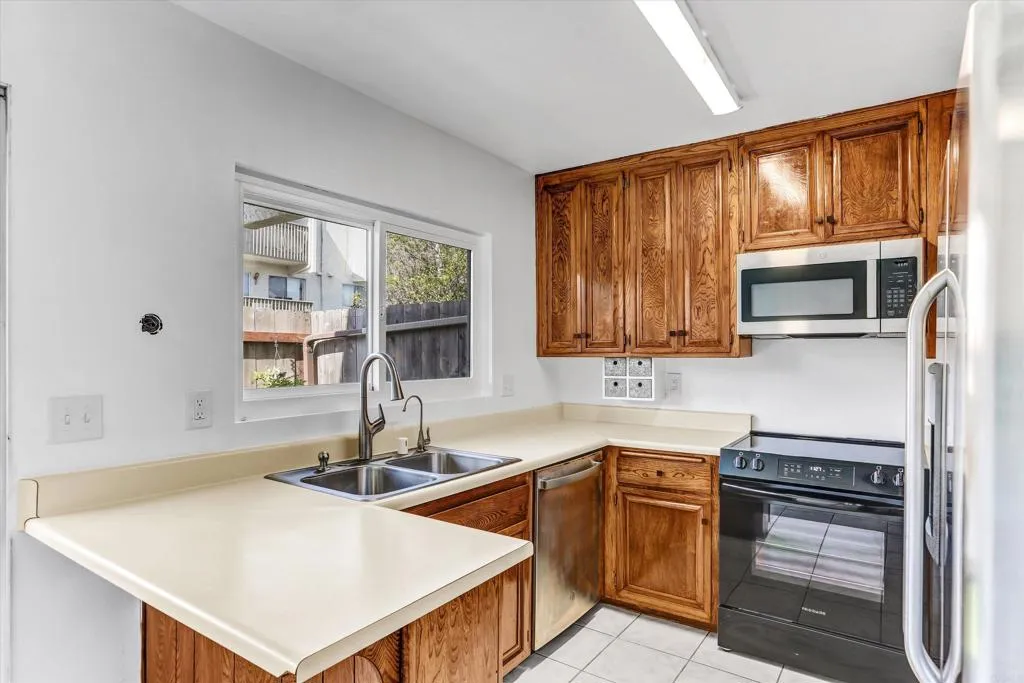 https://cdn.realtyfeed.com/cdn/127/306562235/5ce286f4c4bd0255f87e843713664d14.webp