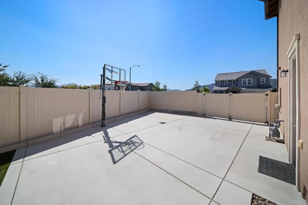 https://cdn.realtyfeed.com/cdn/127/306562319/3d39afa639e57be8f0323f6be741f669.webp