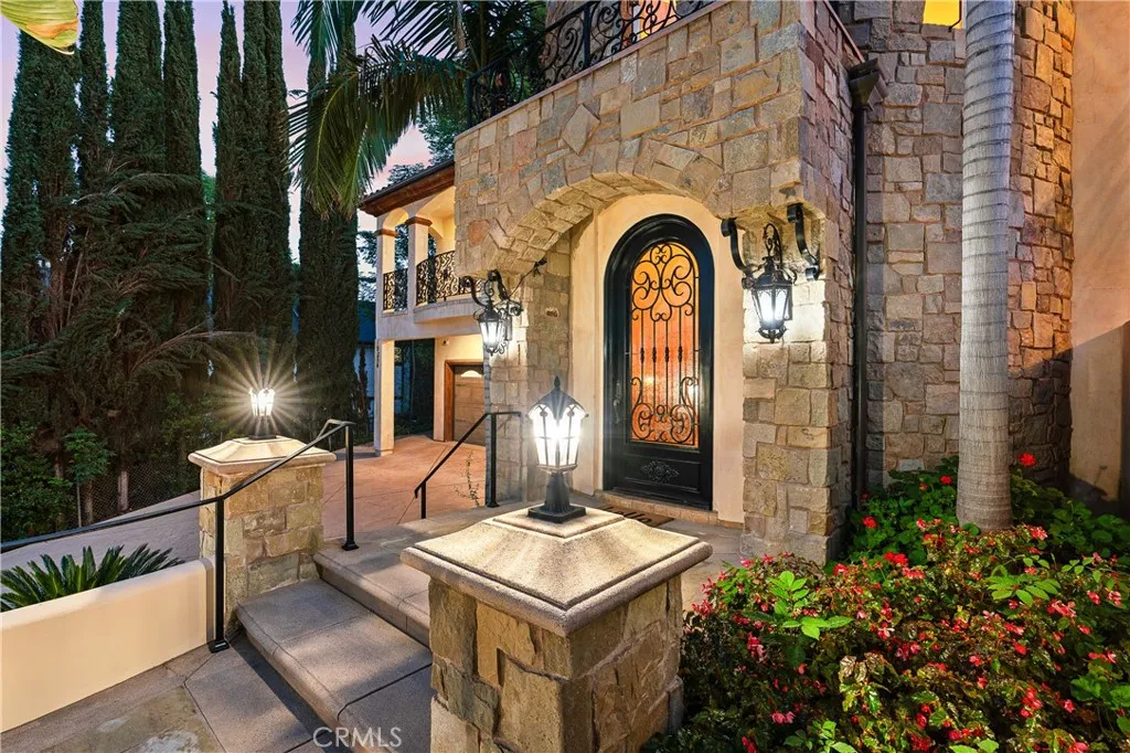 19554 Wells Drive, Tarzana, CA 91356 - Photo 4 of 55, Tarzana, CA