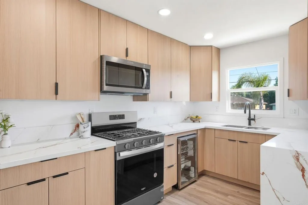 https://cdn.realtyfeed.com/cdn/127/306562342/fbb14a3a3fc5c0abe9028f53cba9997e.webp