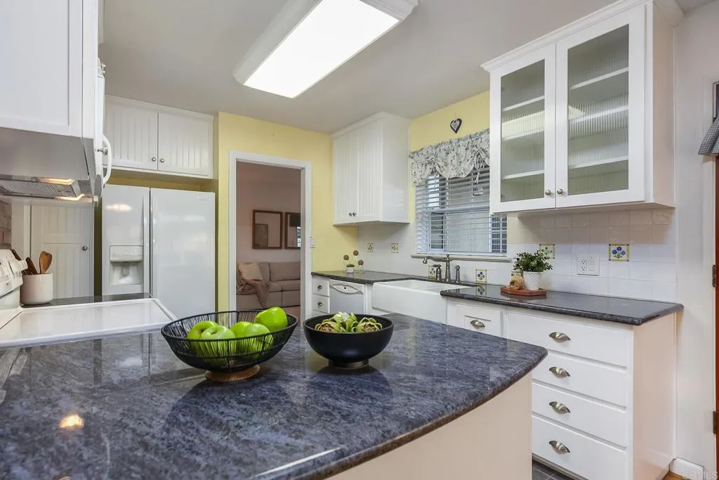 https://cdn.realtyfeed.com/cdn/127/306562348/7d43d13b7c1c2d55ee3970307f8bbb00.webp