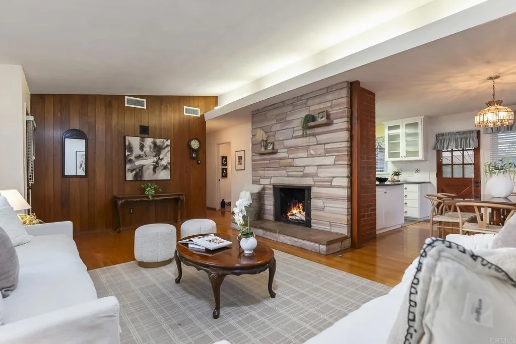 https://cdn.realtyfeed.com/cdn/127/306562348/a6ea5693d70e3f940d75e6339daec167.webp