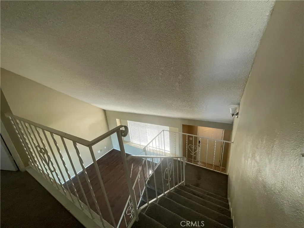 https://cdn.realtyfeed.com/cdn/127/306562349/e4ea3b4facc339bed1662a3b04d85239.webp
