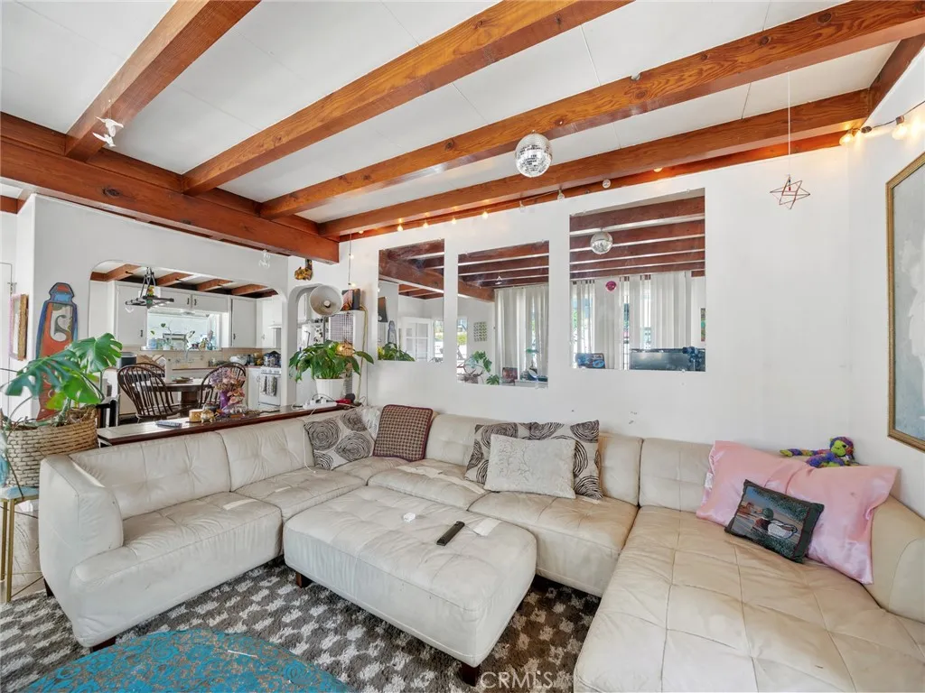 https://cdn.realtyfeed.com/cdn/127/306562366/755882e18820302489f85e341bd97dce.webp