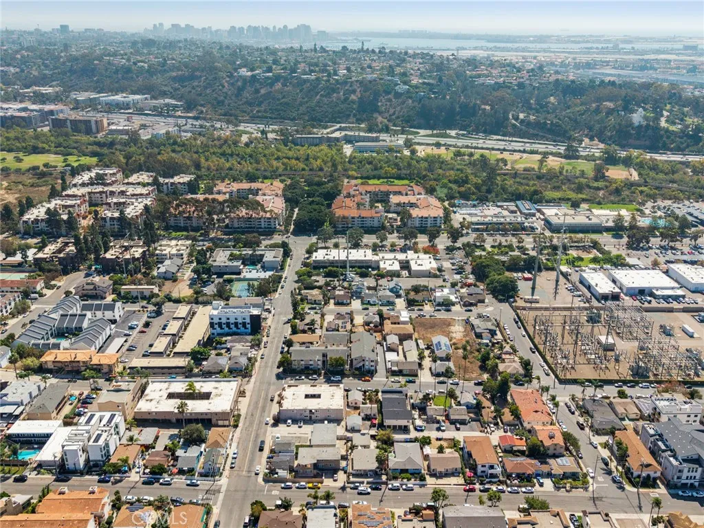 https://cdn.realtyfeed.com/cdn/127/306562366/e4e329edac3fd731c9905f32de0496b5.webp