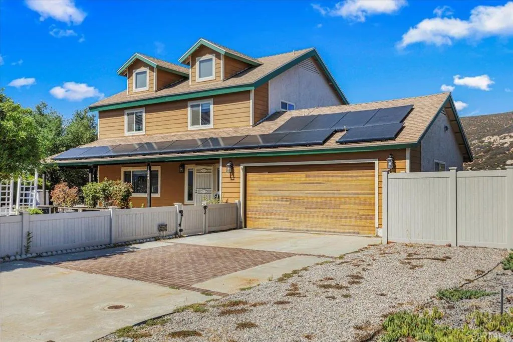 https://cdn.realtyfeed.com/cdn/127/306562400/a6375e219579b86d985b4695e13ca12d.webp