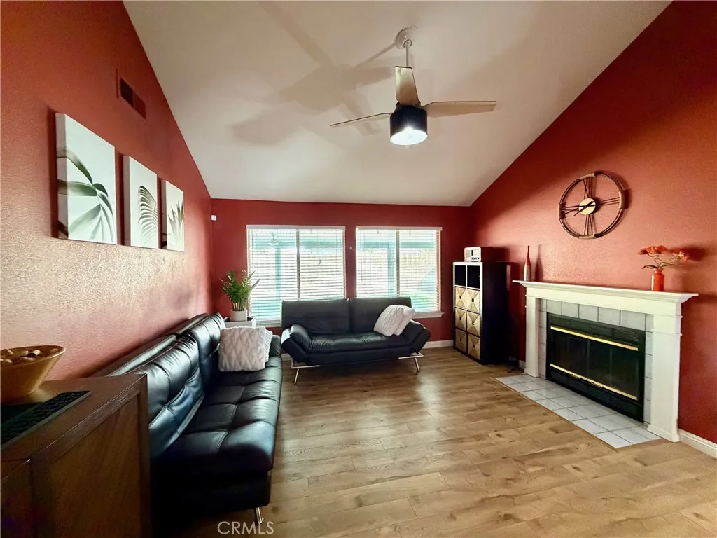 2023 Paul Avenue, Clovis, CA 93611 - Photo 5 of 33, Clovis, CA
