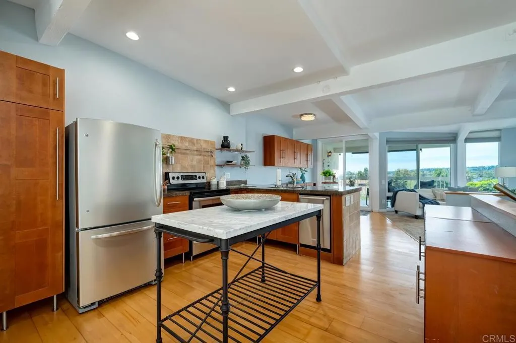 https://cdn.realtyfeed.com/cdn/127/306562460/703b1da0827f246b3091ec9c5898103e.webp