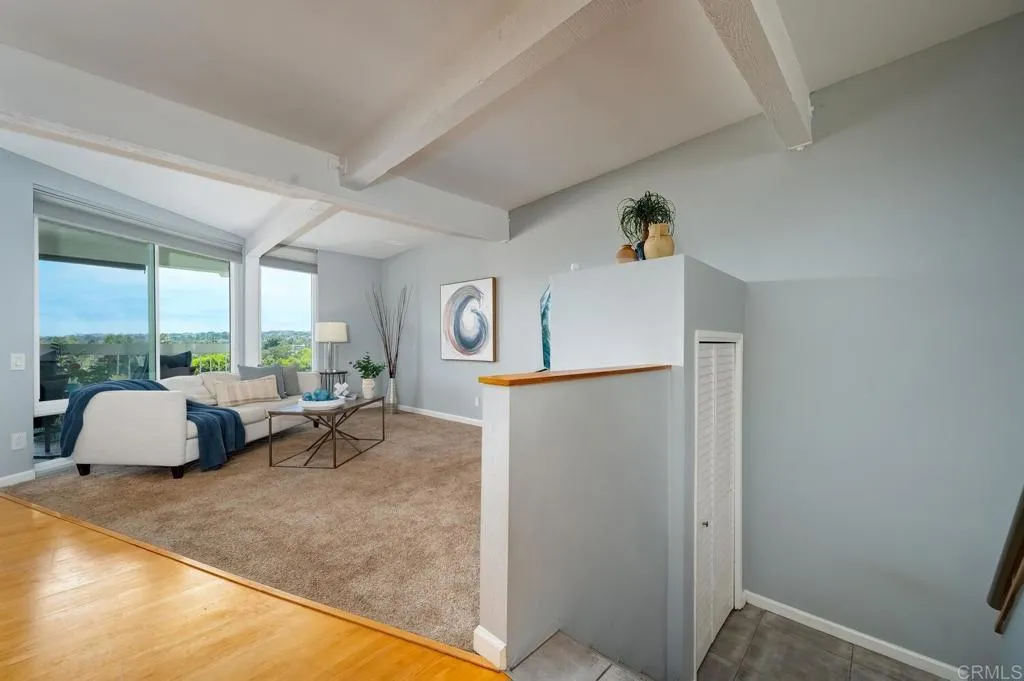 https://cdn.realtyfeed.com/cdn/127/306562460/99583bb0bd14949d76df5d9062fc0cec.webp
