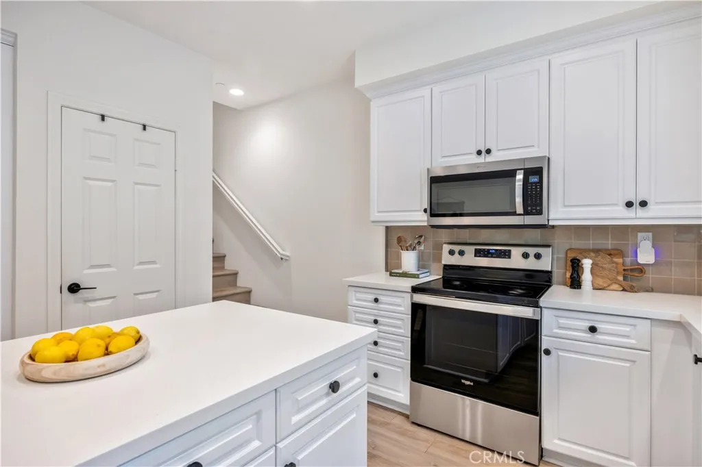 https://cdn.realtyfeed.com/cdn/127/306562465/818cbc5be1812d713d26788fe8976bc9.webp