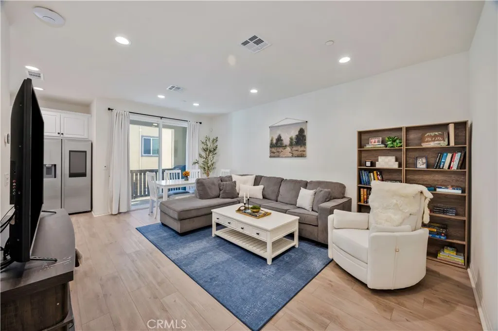 Photo #3: NP25232987 Listing 