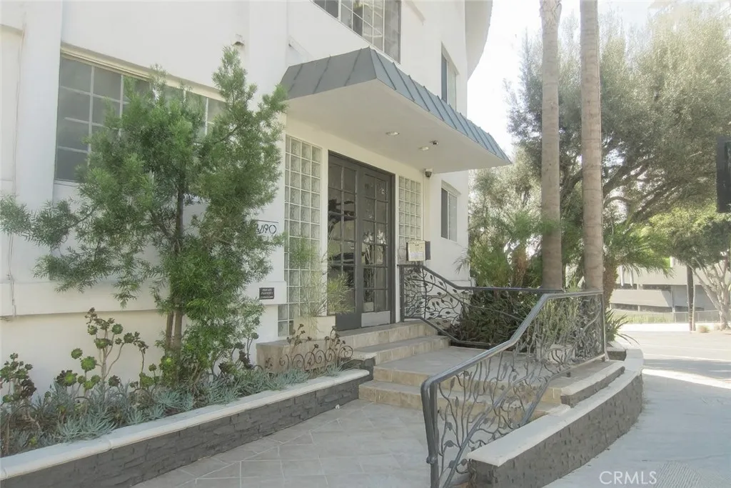 8490 Fountain Unit 306, West Hollywood, CA 90069 - Photo 2 of 24, West Hollywood, CA