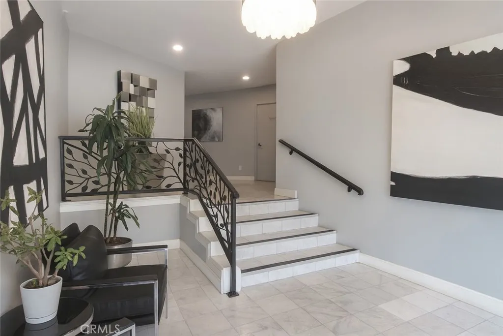 8490 Fountain Unit 306, West Hollywood, CA 90069 - Photo 4 of 24, West Hollywood, CA