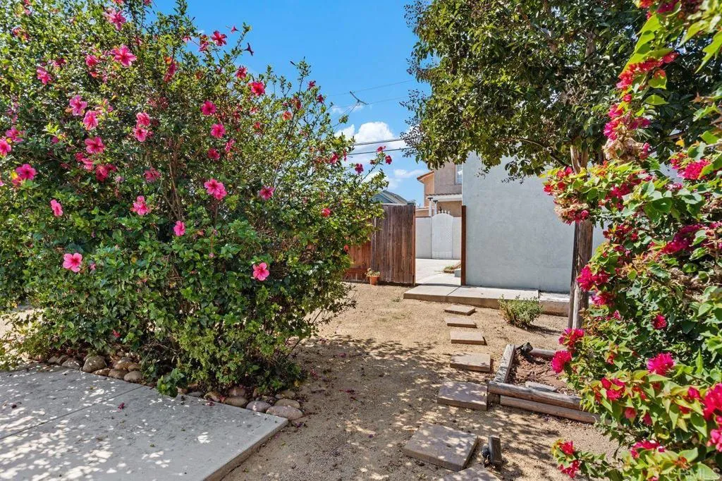 https://cdn.realtyfeed.com/cdn/127/306562474/2d28d18f32f87c7e6994472ad2e48c23.webp