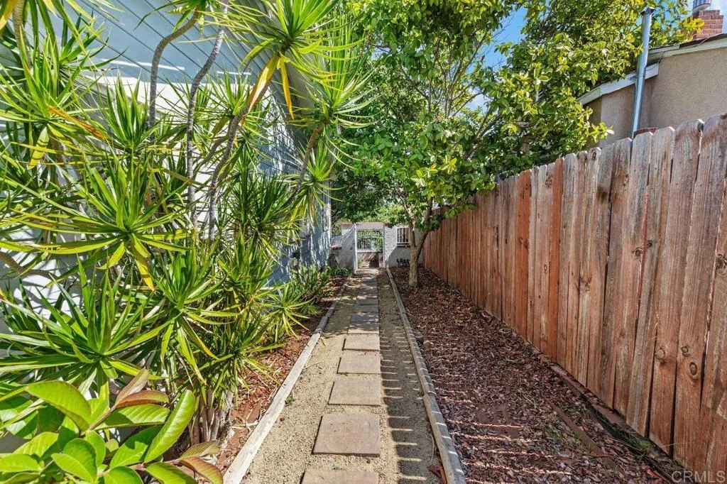 https://cdn.realtyfeed.com/cdn/127/306562474/323bd1ab319b579847d2ac7d9d86c83d.webp