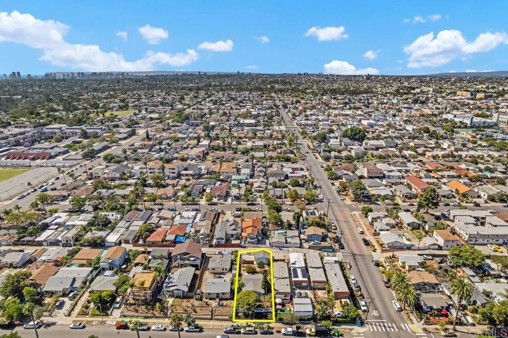 https://cdn.realtyfeed.com/cdn/127/306562474/9a8d267d4f3ed3ef6c2f7358653da43e.webp