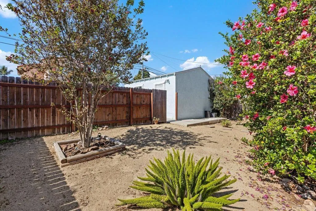 https://cdn.realtyfeed.com/cdn/127/306562474/e232599b5d6113d89db2bd45cd92ea52.webp