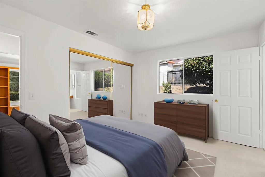 https://cdn.realtyfeed.com/cdn/127/306562509/32caa03bbcadf926181434104b6b0108.webp