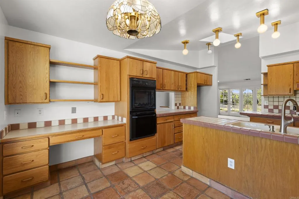 https://cdn.realtyfeed.com/cdn/127/306562509/5a6c68ec74c9f4fc281f1969f99c4af1.webp