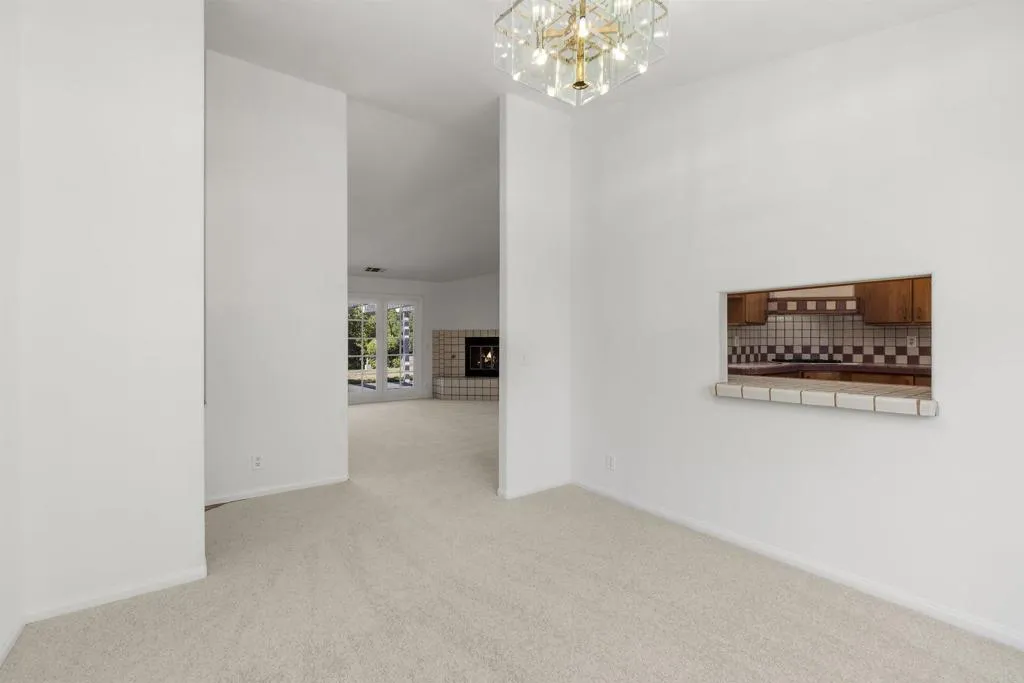 https://cdn.realtyfeed.com/cdn/127/306562509/ad889c923669099787124ca0eb634388.webp