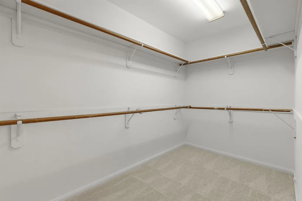 https://cdn.realtyfeed.com/cdn/127/306562509/c1f9d6ef9cd15c97b8006ed95861717c.webp