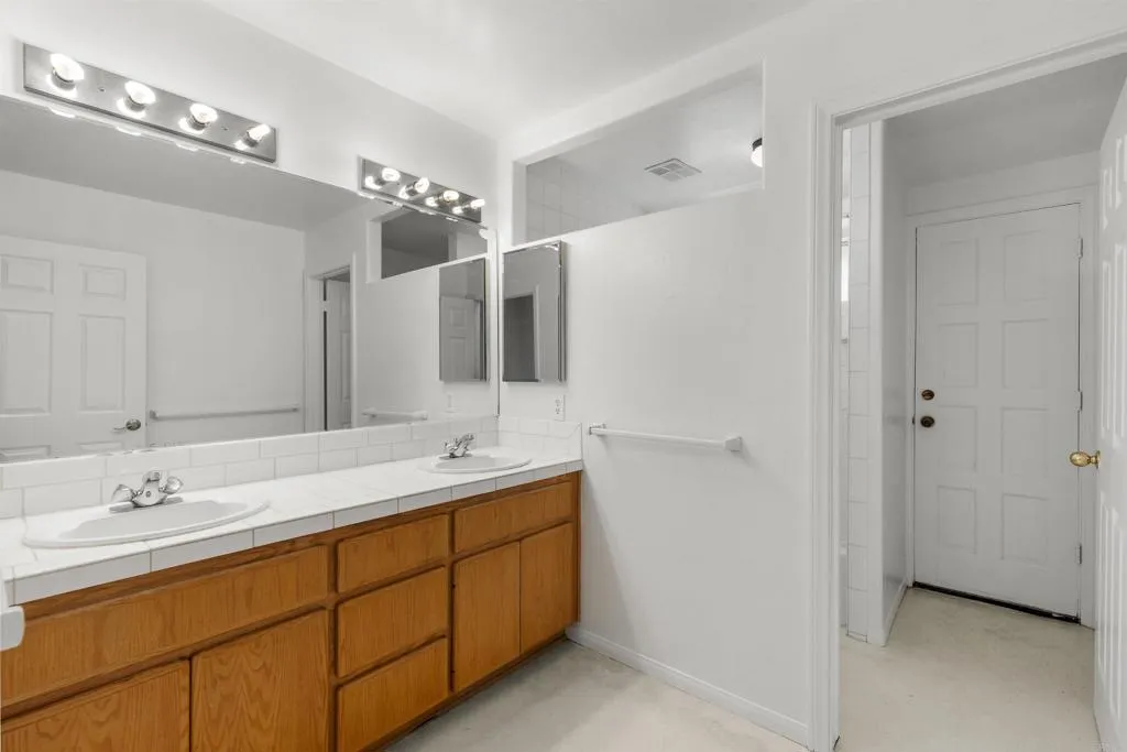 https://cdn.realtyfeed.com/cdn/127/306562509/e043314748e52198c1170bf1ab8c33c1.webp