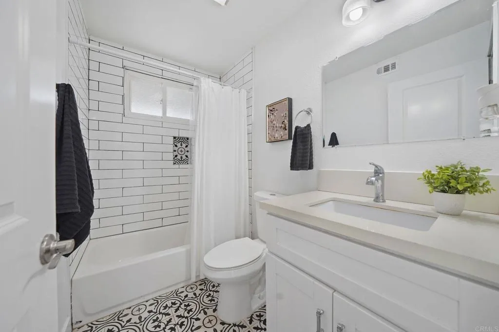 https://cdn.realtyfeed.com/cdn/127/306562512/11f3755e523d2c2e427ab59dde151514.webp