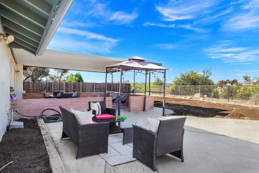 https://cdn.realtyfeed.com/cdn/127/306562512/4961e3bb4b9d0f8e0ccce2f592a23cbc.webp