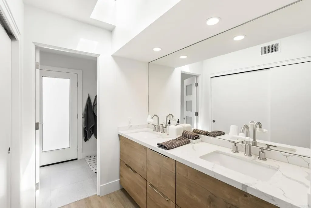 https://cdn.realtyfeed.com/cdn/127/306562541/c618cef8dbefb565868833cfd5ba9f4b.webp