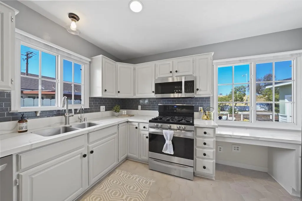 https://cdn.realtyfeed.com/cdn/127/306562570/197ec119b8d0e57b6c4ff52c31f58cb2.webp