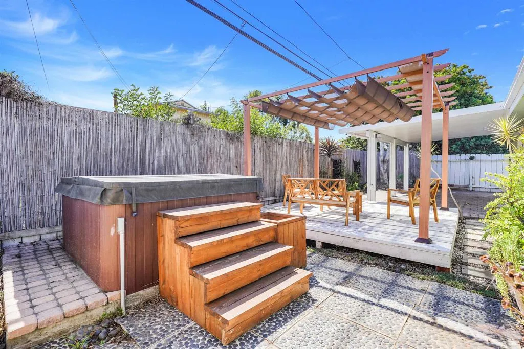 https://cdn.realtyfeed.com/cdn/127/306562570/24849610f6a79cd7c8bb31e172eceb0c.webp