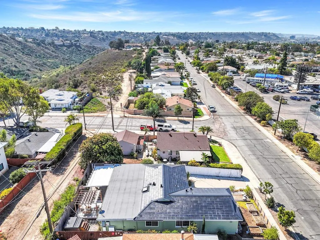 https://cdn.realtyfeed.com/cdn/127/306562570/7bd7c0c86a2b5ba9dfdf415945c1bd98.webp