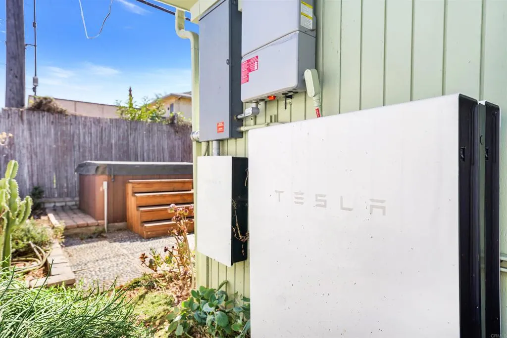 https://cdn.realtyfeed.com/cdn/127/306562570/f1a03dc18090f308d32da935dd7249f3.webp