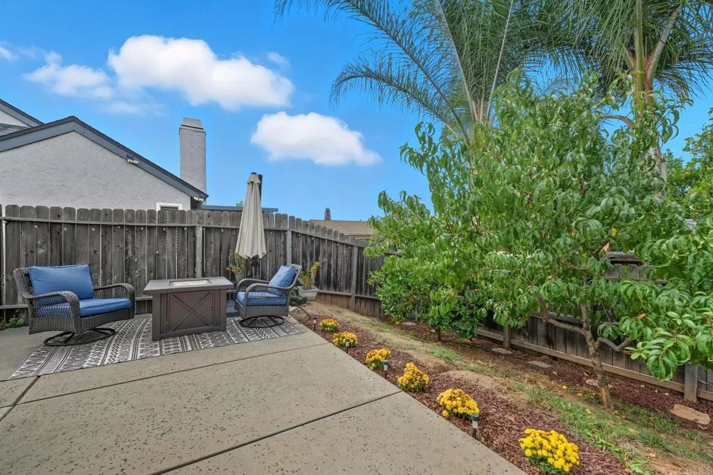 https://cdn.realtyfeed.com/cdn/127/306562578/8b2d41b2f46bb71d9be65aeef49364bb.webp