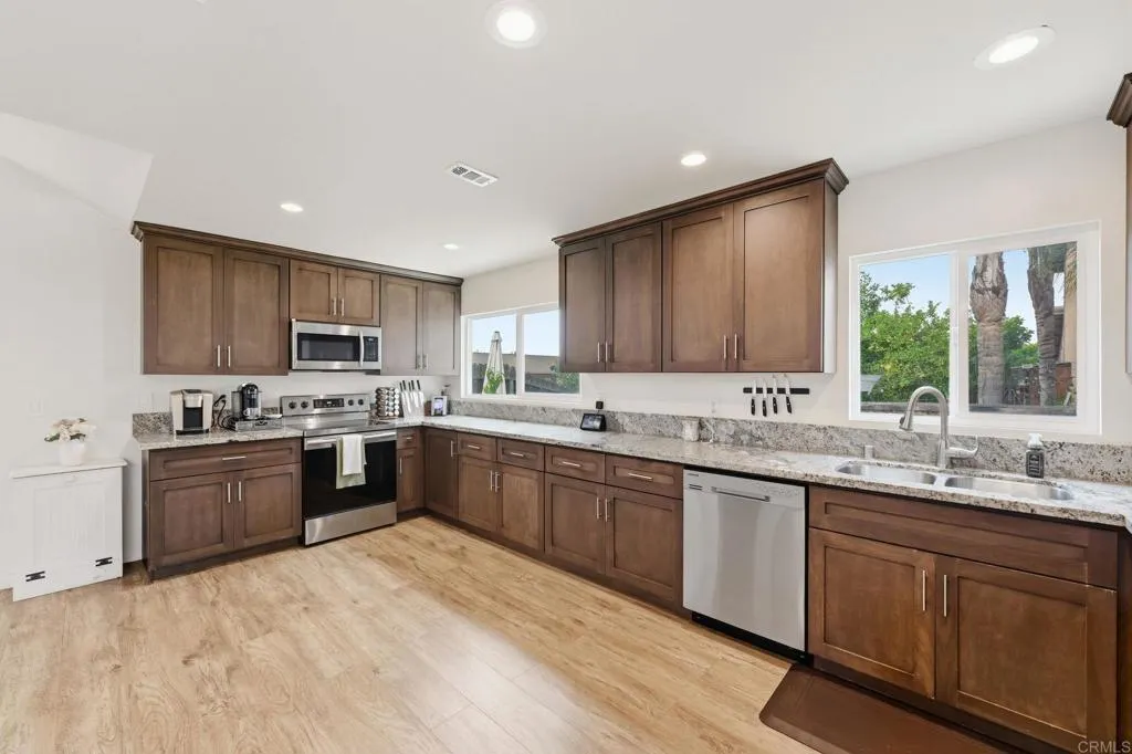 https://cdn.realtyfeed.com/cdn/127/306562578/ac3902c16f881919849daeaeb7c78d22.webp