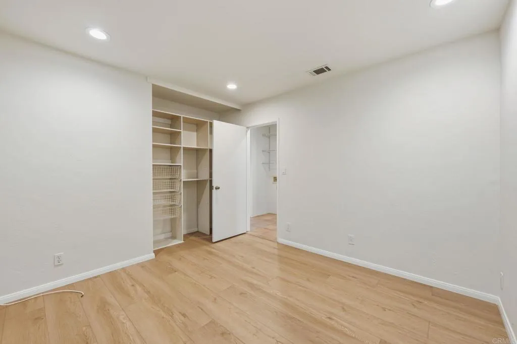 https://cdn.realtyfeed.com/cdn/127/306562585/142e685dfd3d4e30a2873b0d2293d7e2.webp