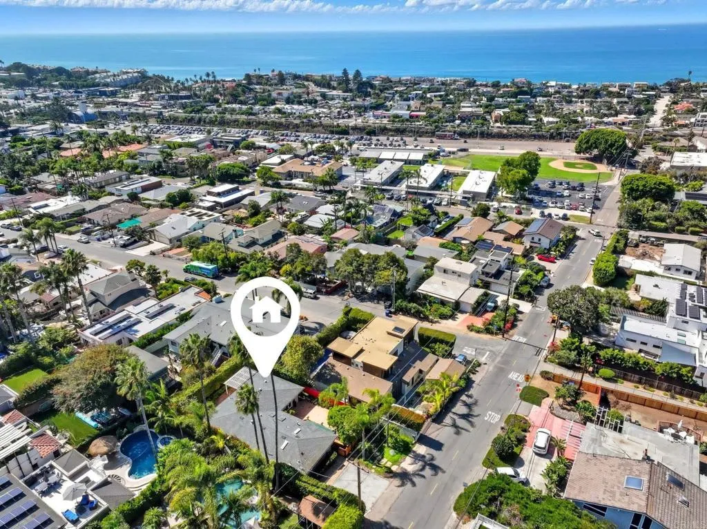 https://cdn.realtyfeed.com/cdn/127/306562585/5ffbd91725dba42040a7aaafa1d0d4fe.webp
