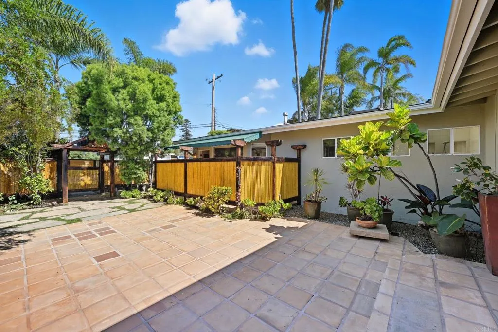 https://cdn.realtyfeed.com/cdn/127/306562585/67f4ee37cf786f7fcb518ee66b1723a8.webp