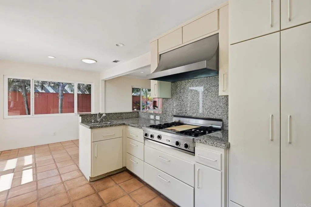 https://cdn.realtyfeed.com/cdn/127/306562585/7cfb62b72ae6874d44a1b18e74c8255f.webp