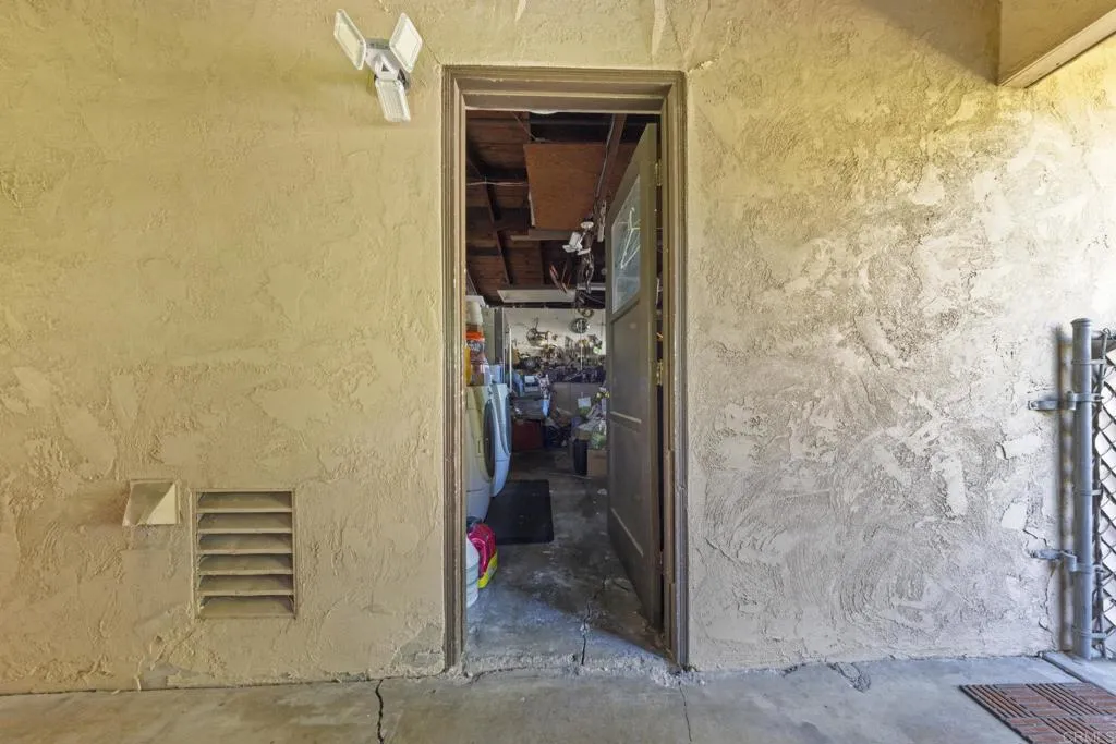 https://cdn.realtyfeed.com/cdn/127/306562588/ba8ec27cf64b9a17cf86f270983b6e51.webp