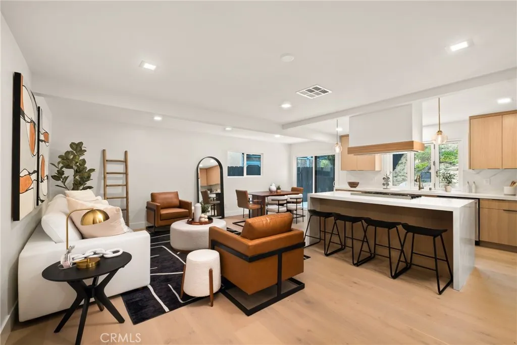 https://cdn.realtyfeed.com/cdn/127/306562608/104379cccf9f650f52b825d94d06ed8e.webp