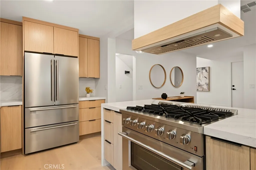 https://cdn.realtyfeed.com/cdn/127/306562608/1f6ed1651a2d881a28596f96652ed280.webp
