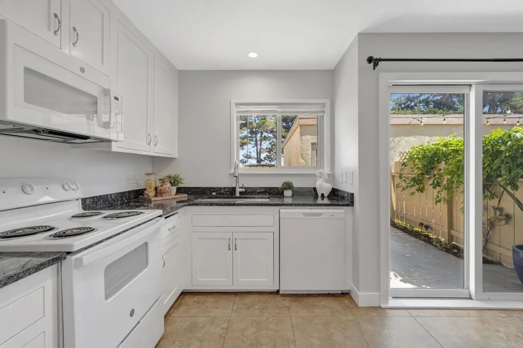 https://cdn.realtyfeed.com/cdn/127/306562615/77b3b6057babf5d2c3a2a18ea9129bee.webp