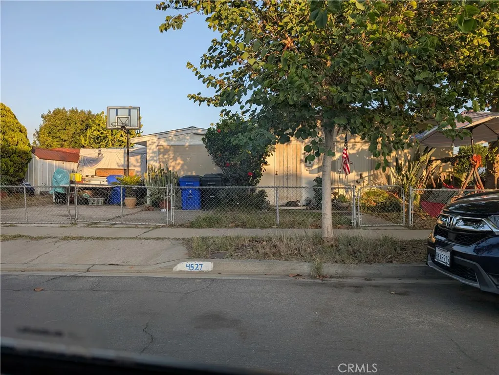 https://cdn.realtyfeed.com/cdn/127/306562618/2881fcc1e0e625be7586040664bca13a.webp
