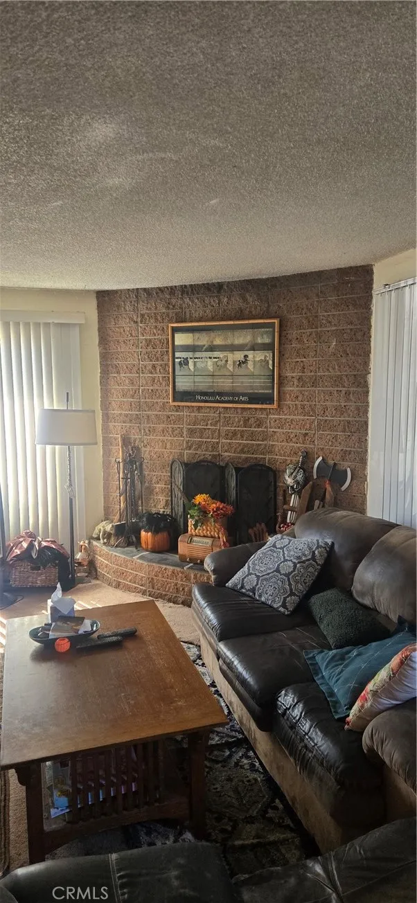 https://cdn.realtyfeed.com/cdn/127/306562618/937dd2d08c07793718731530f928ea11.webp