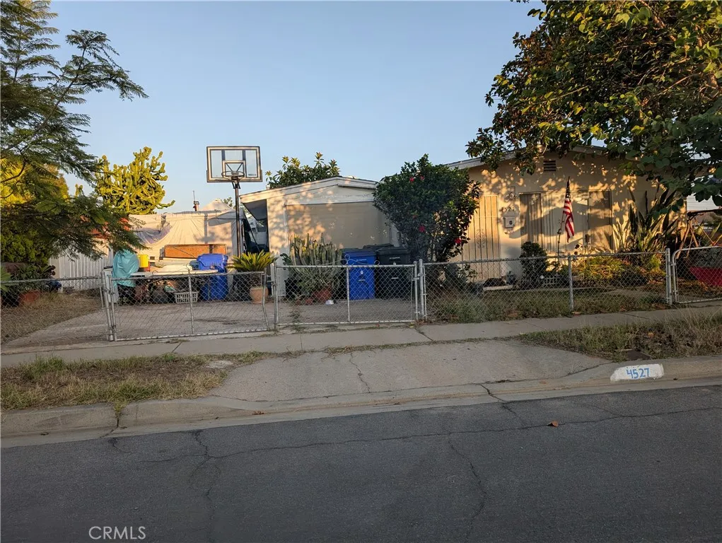 https://cdn.realtyfeed.com/cdn/127/306562618/93cf9a66b446cb4294b77a8b050ad64d.webp