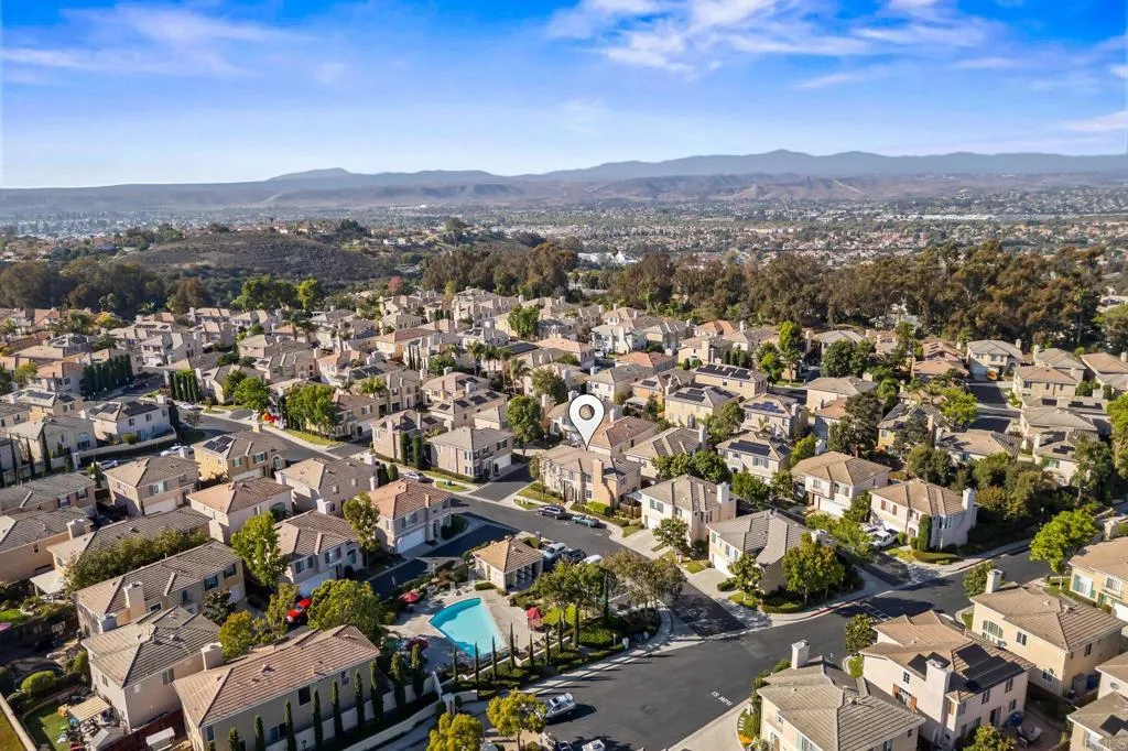 https://cdn.realtyfeed.com/cdn/127/306562638/c8f70c6d775741daeb46f46df70e19ef.webp