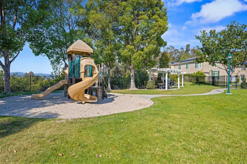 https://cdn.realtyfeed.com/cdn/127/306562638/f34b19851320785b7ba728c2e08c1f0d.webp