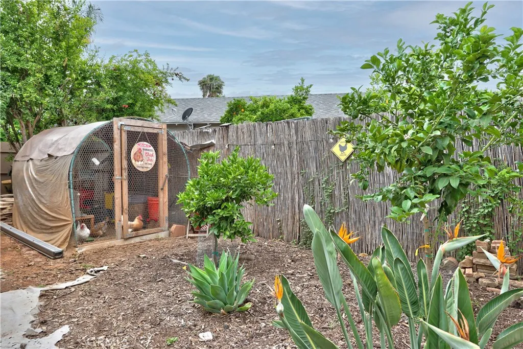 https://cdn.realtyfeed.com/cdn/127/306562671/8d7df176cdb84e7116ef57b86d39dc7a.webp